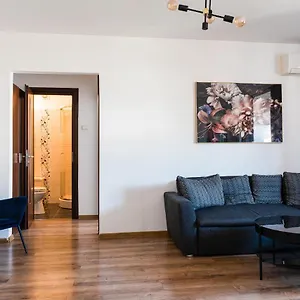 Apartment Chic 2-room In The Heart Of With Amazing View, Bucharest