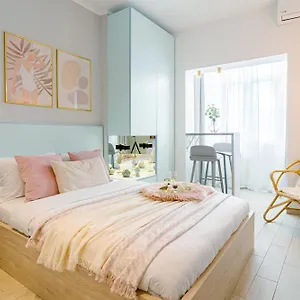 Downtown - Your Modern Escape Near Ateneul Appartamento